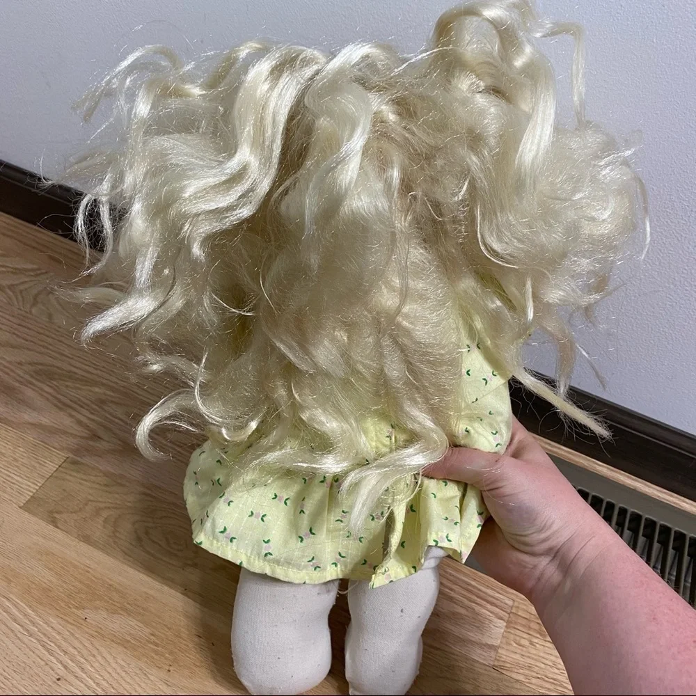 Vintage 1985 Cabbage Patch Doll Blonde Blue Eyes